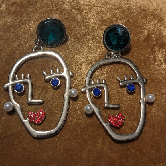 1980s Costume Jewelry with face - Picture 2 of 2